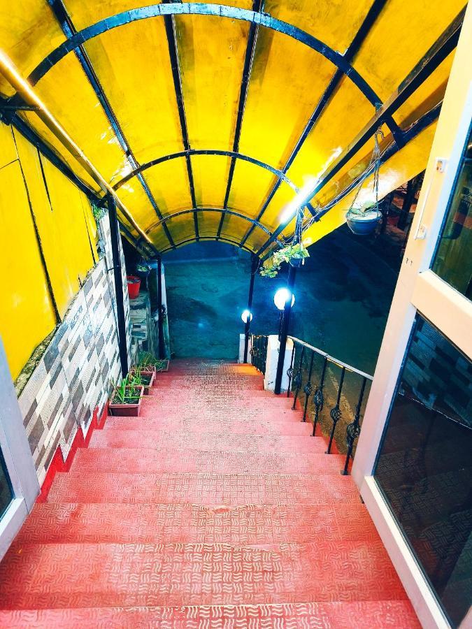 Hotel Holiday Dalhousie - Near Ghandhi Chowk Mall Road Exteriér fotografie