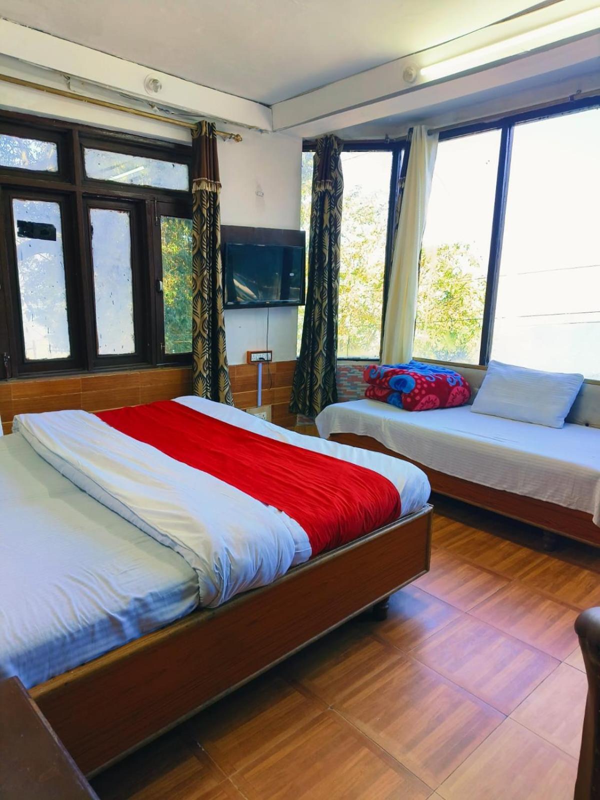 Hotel Holiday Dalhousie - Near Ghandhi Chowk Mall Road Exteriér fotografie